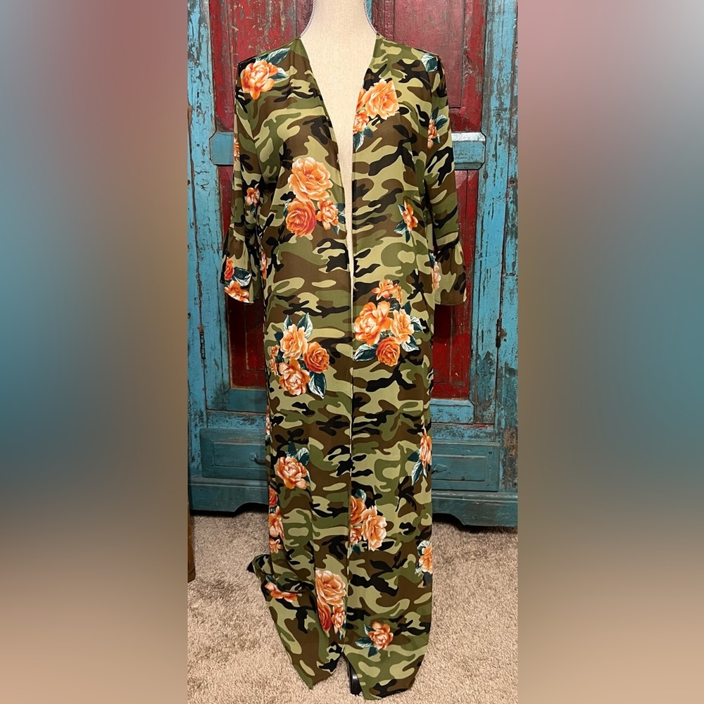 NWT L&B MeDiuM FLoRaL CaMo KiMoNo